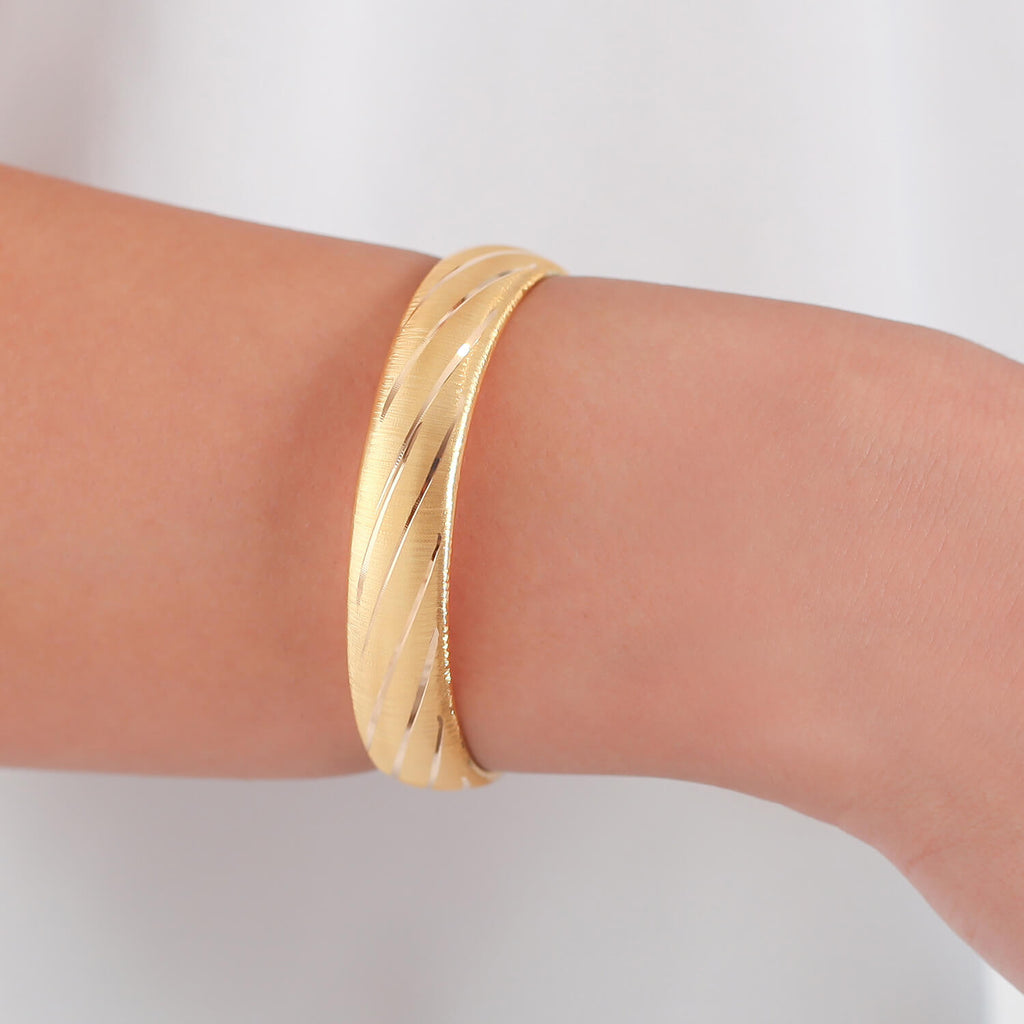 22K Gold Bangle