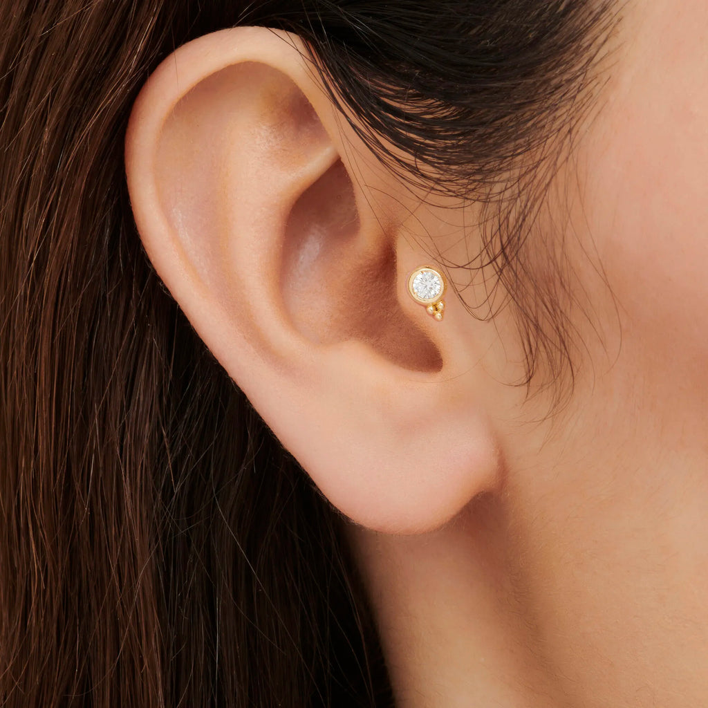 Tragus Piercing Gold